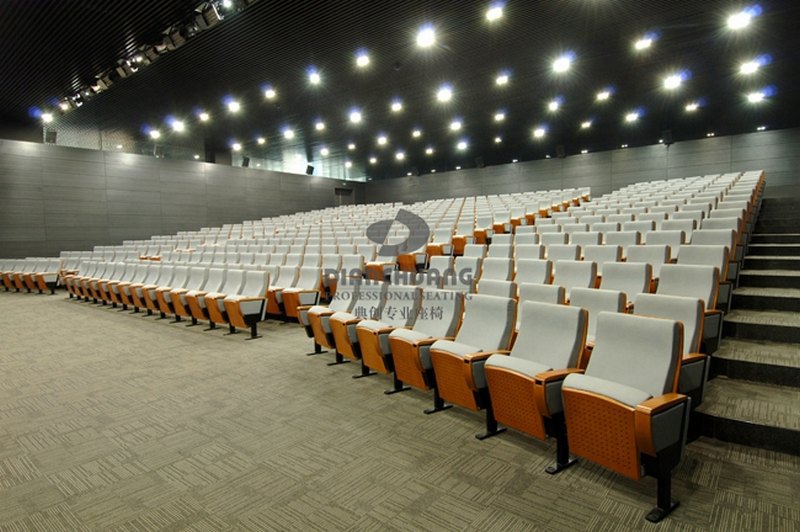 典創專業座椅 典創專業座椅